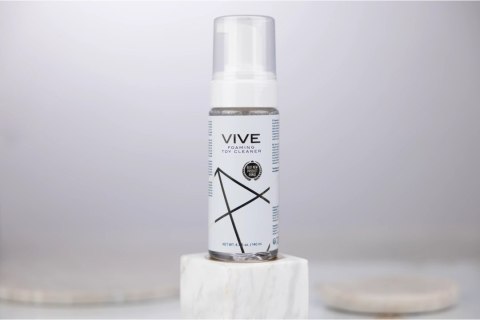 Vivr - Pianka do czyszczenia zabawek 140 ml VIVE by Shots Vivr - Pianka do czyszczenia zabawek 140 ml VIVE by Shots