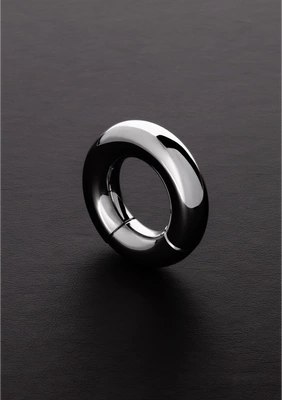 Steel - Okrągły noszak na jądra z magnesem 1,5 cm Steel by Shots Steel - Okrągły noszak na jądra z magnesem 1,5 cm Steel by Shots