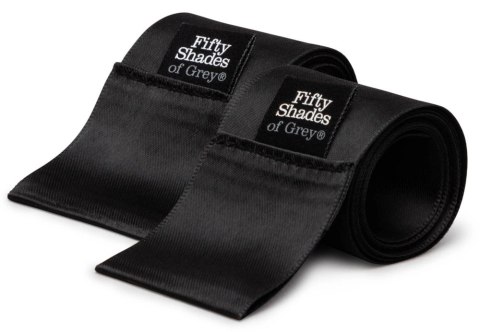 FSOG - 3-Częściowy Zestaw Wibrator Dla Par Satynowe Kajdanki I Olejek Do Masażu Fifty Shades of Grey FSOG - 3-Częściowy Zestaw Wibrator Dla Par Satynowe Kajdanki I Olejek Do Masażu Fifty Shades of Grey