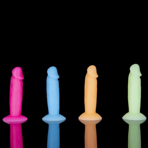 Addiction - Zestaw 4 Silikonowych Dildo Świecących W Ciemności Silly Willy Addiction Addiction - Zestaw 4 Silikonowych Dildo Świecących W Ciemności Silly Willy Addiction